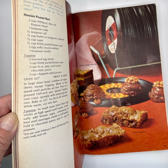 Pillsbury A Treasury Of Bake Off Favorites Vintage Cookbook Kitchen Paperwork - Picture 8 of 14